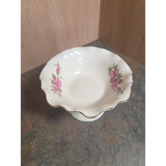 Vintage small porcelain pedestal Candy Dish - Picture 2 of 9